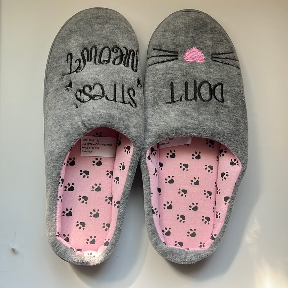 Don’t Stress Meowt Slippers
